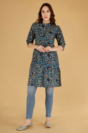stylish women’s blue floral printed cotton kurti