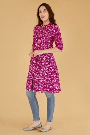 women pink printed cotton kurti
